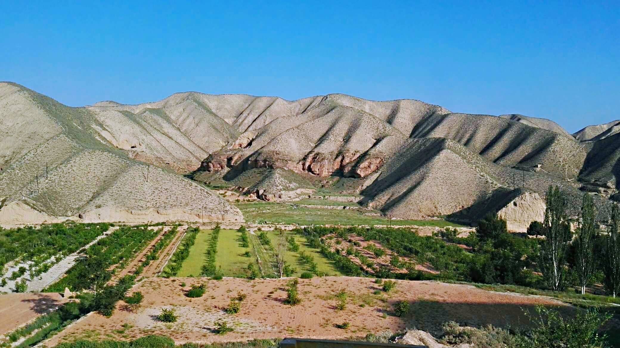 阴山北麓巴彦淖尔