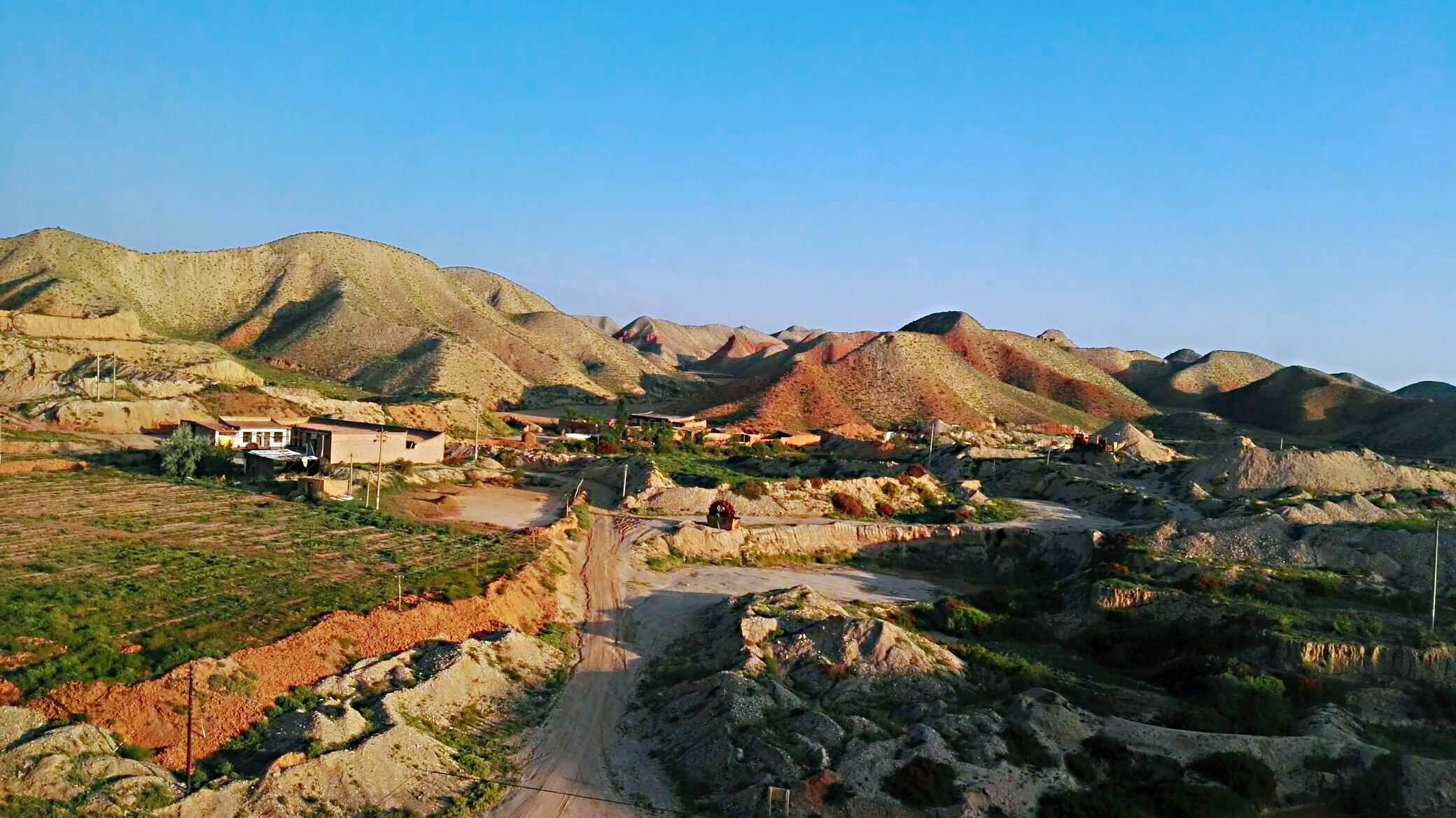 阴山北麓巴彦淖尔